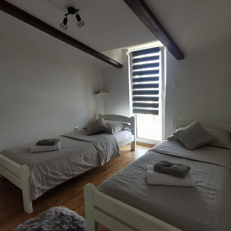 Apartment Katy Pula Luaran gambar